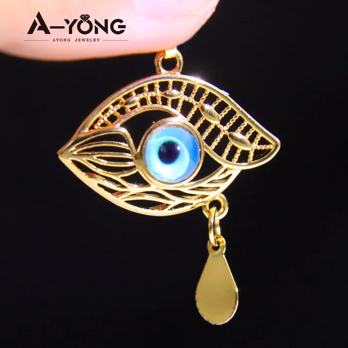 Arab Personality Gold Color Tassel Pendant 18k Gold Plated Turkish Fashion Evil Eyes Pendants Womens Mens Vintage Jewelry