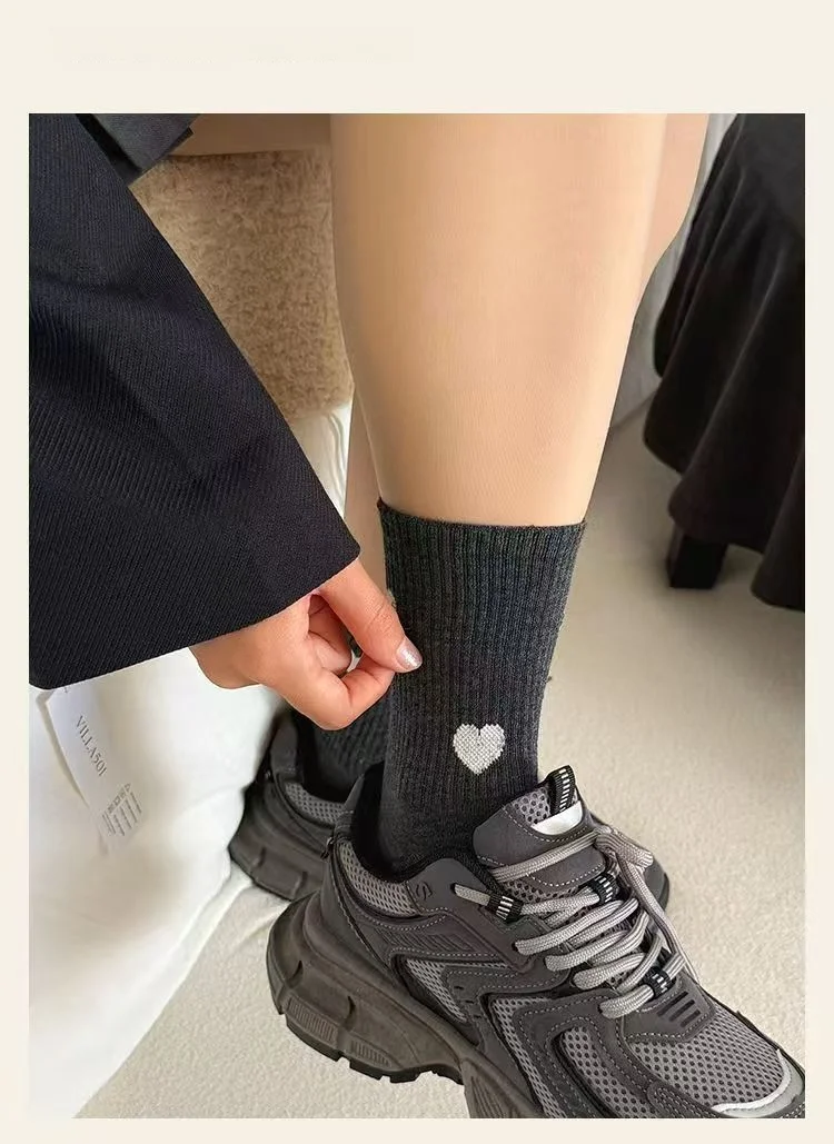 5/10 Paar Damen-Socken mit herzförmigem Muster, mittellange Socken, modischer Druck, weich, bequem, schweißabsorbierend, atmungsaktiv – Detail 7