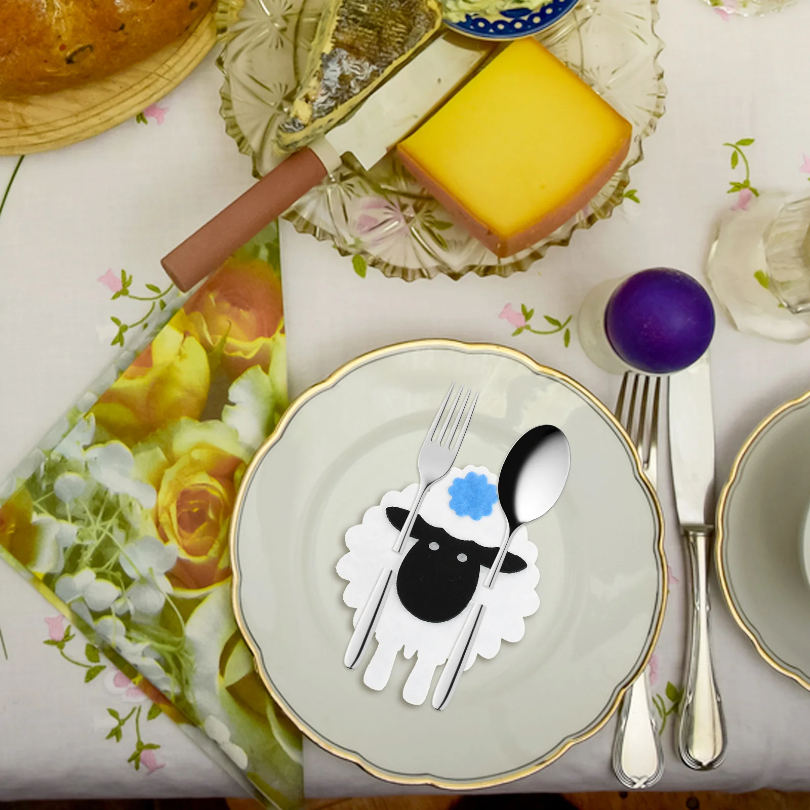 

4Pcs Easter Sheep Cutlery Holders Cartoon Cloth Tableware Bags Sheep Knife Fork Pouch for Holiday Dining Table Accessories