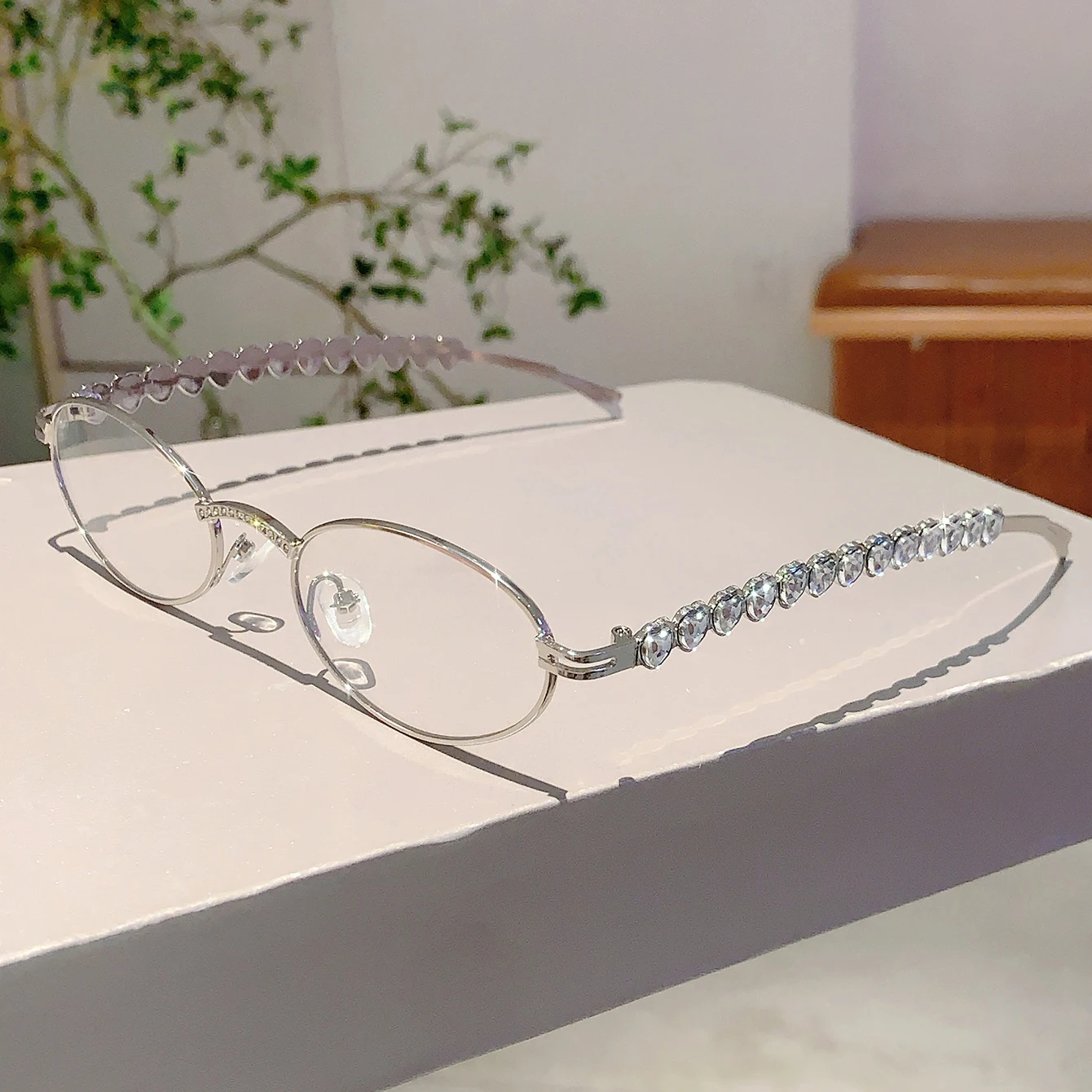 KAMMPT Fashion Heart Rhinestone Shiny Shades Luxury Brand Metal Women Decor Sunglasses Vintage Oval Design Ladies Sun Glasses