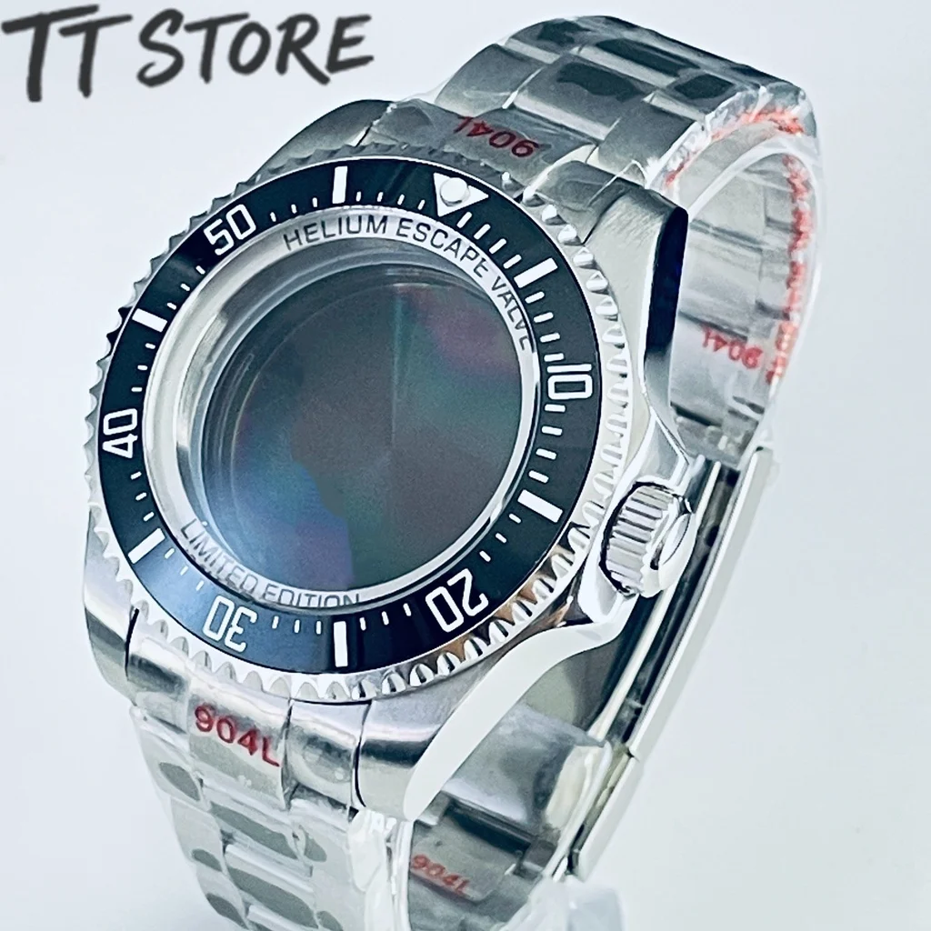 

Корпус часов Deep Homage 44 мм с черным керамическим безелем, серебряным браслетом из нержавеющей стали, механизмом NH35/NH36, сапфировым стеклом.