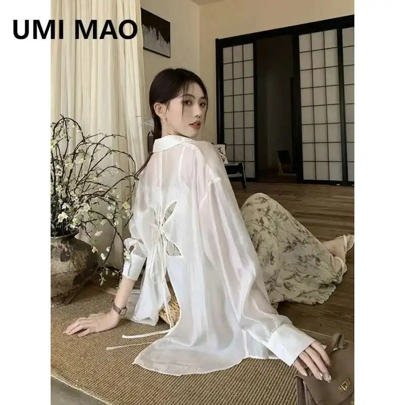

UMI MAO Design Feeling Back Hollow Lace Up Рубашка для женщин Летняя тонкая солнцезащитная рубашка Средне длинное пальто Свободный топ для женщин