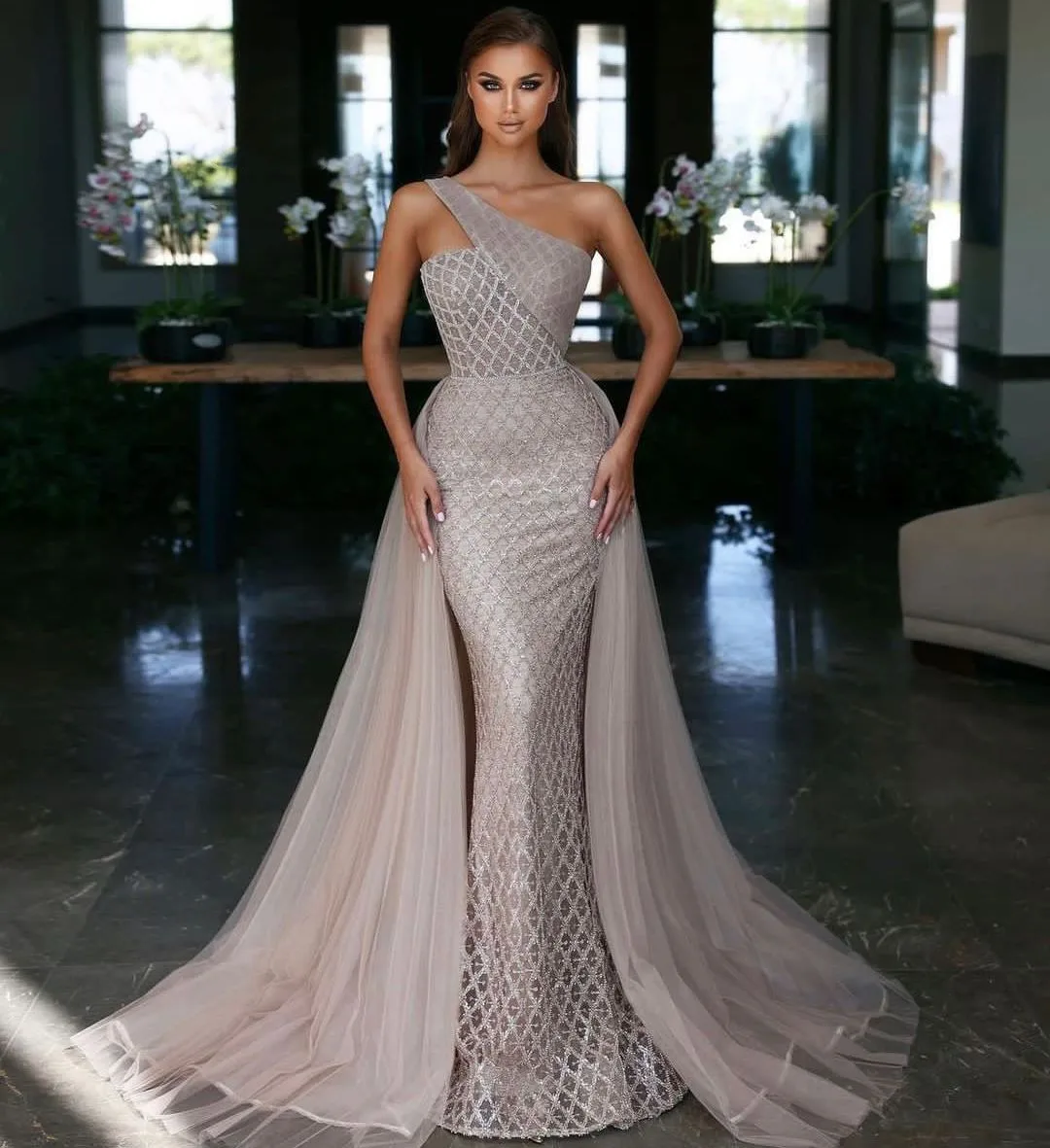 Mermaid Evening Dresses Bateau Sleeveless One Shoulder Sequins Lace Beaded Appliques Detachable Train Prom Dresses Custom Made