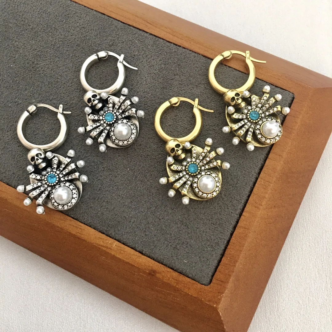 

New Spider Earrings For Women With A High-end Feel Personalized Temperament Retro Round Pendant Earrings Ear Buckles