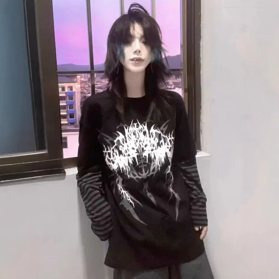 

Gothic Punk T-shirt 2025 Autumn Women's Y2K Dark Rock Print Top Grunge Aesthetic Fake Two Piece Loose Versatile Long Sleeve Tee