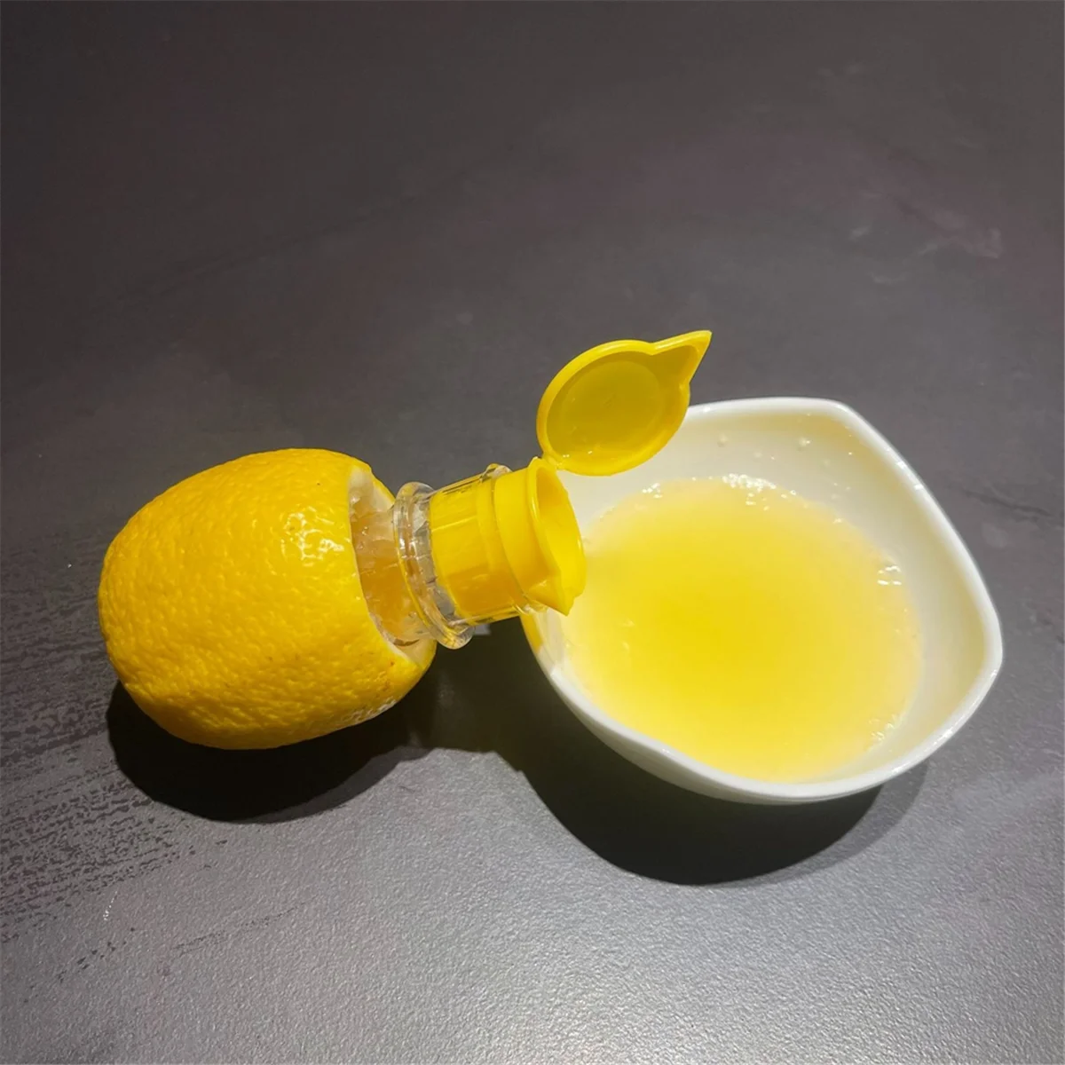 HOT 3PCS Mini Manual Lemon Squeezer, Portable Lemon Juicer, Multifunctional Fruit Juicer for Your Kitchen