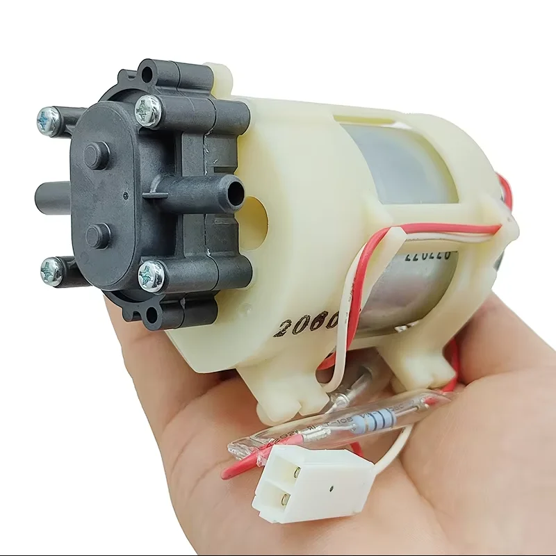 

Электрический шестеренный насос серии KM50 DP184A-SZJS0 DC 36-60 В 1,3 л/мин Материал PPS Самовсасывающий водяной насос Насос для горячей воды Насос для пищевого масла