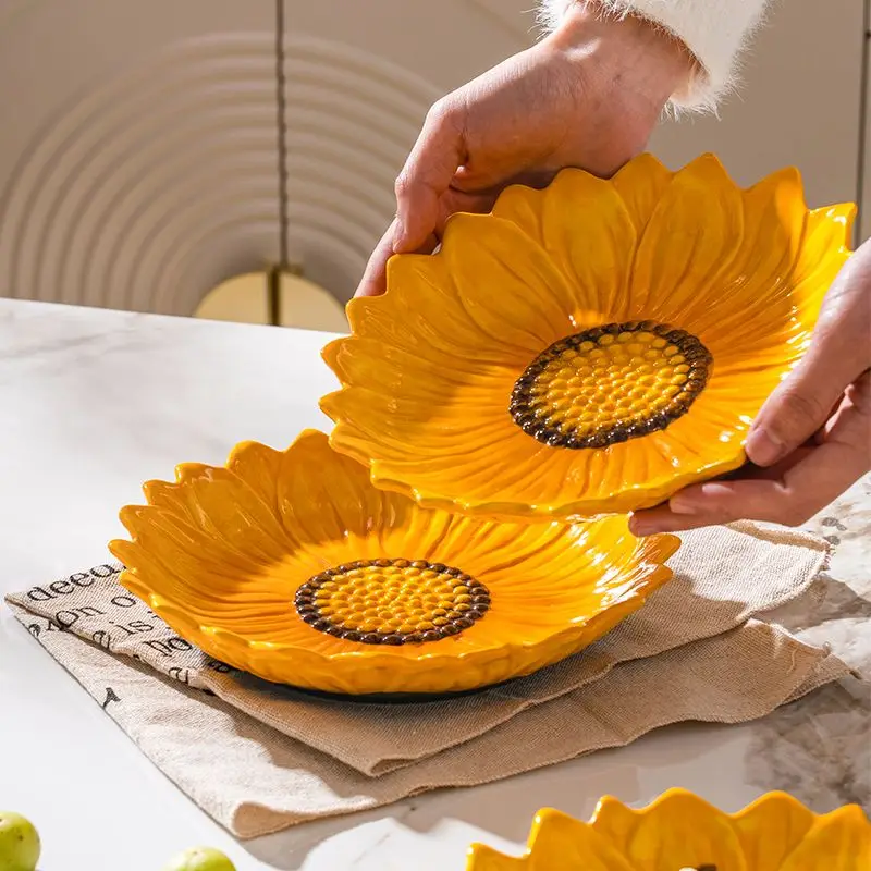 

High Aesthetic Sunflower Shaped Plate, Household Large Capacity Ceramic Dessert Fruit Salad Plate, Petal Shaped Relief Tableware