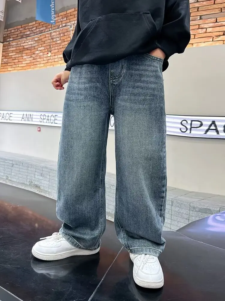 Jeans di alta qualità per ragazzi Pantaloni per bambini casual e versatili di marca alla moda, morbidi e larghi, gamba dritta, gamba larga