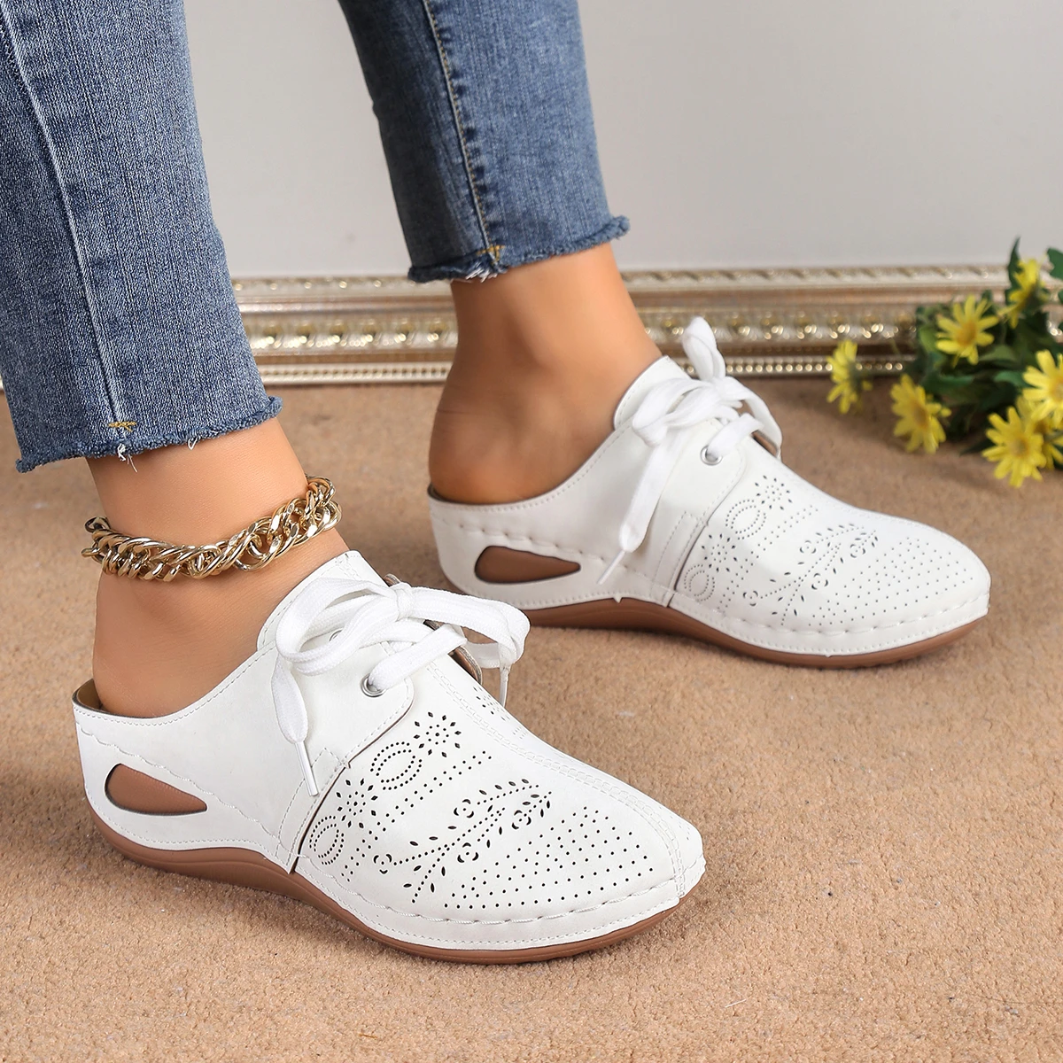 Zapatillas de cuña de punta redonda para mujer, zapatos informales de diseñador de moda, zapatillas de cuña cómodas Retro, deslizantes de verano