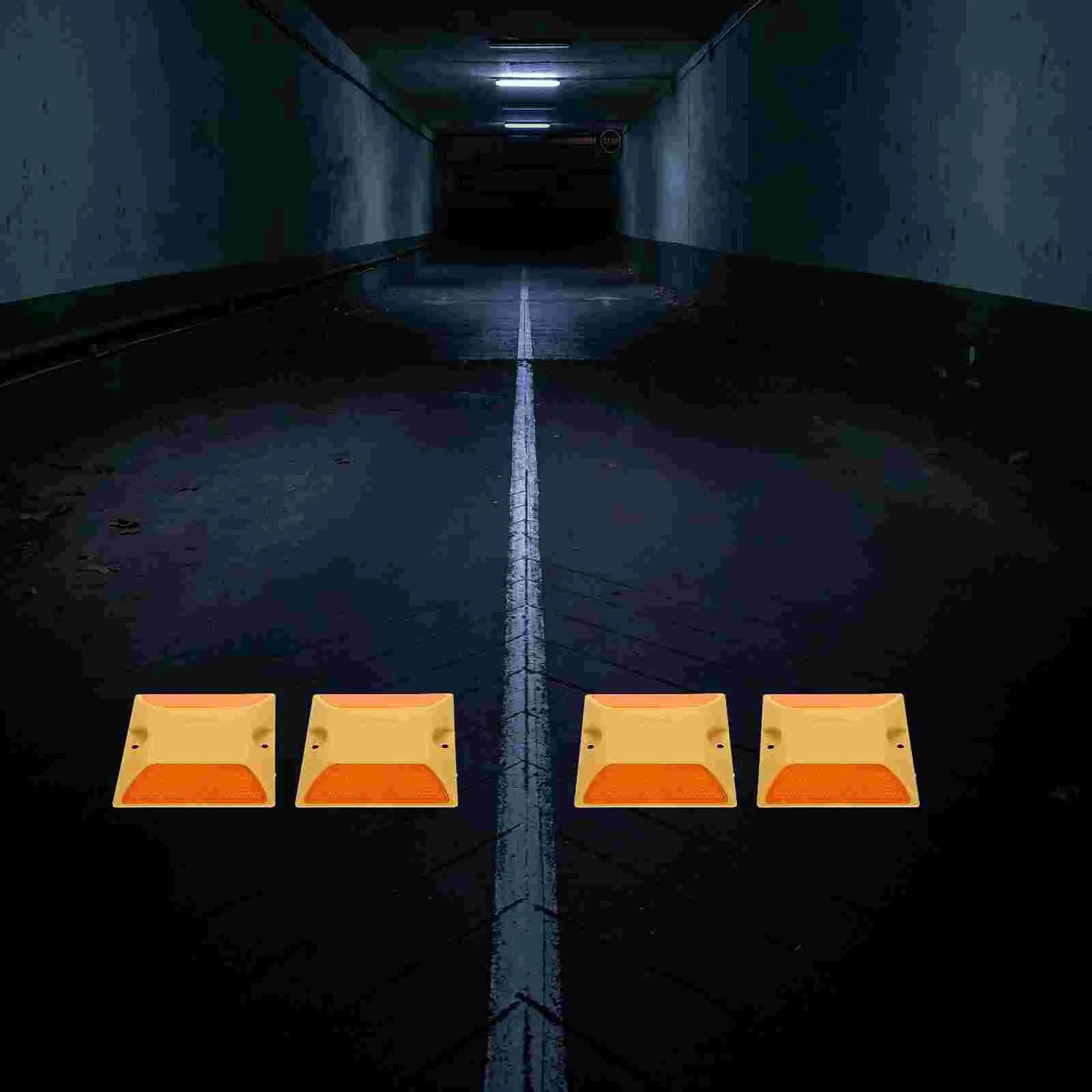 4 Buah Reflektor Jalan Masuk Penanda Jalan Raya Rambu Jalan Reflektif Plastik untuk