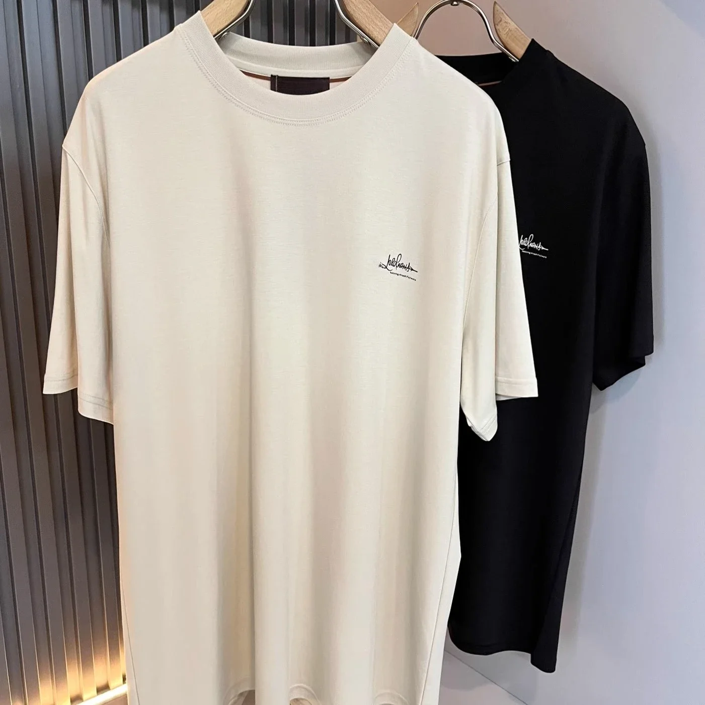 

Италия LP 25ss Повседневная однотонная футболка с круглым вырезом и короткими рукавами