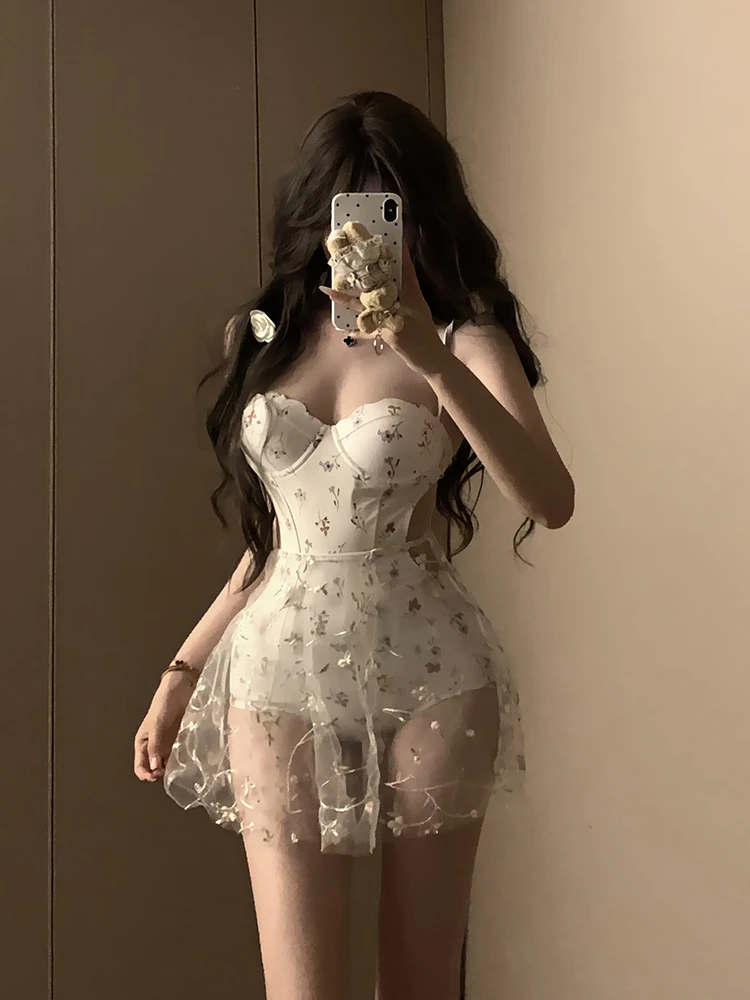 

Сексуальный цельный купальник Bal для женщин, без бретелек, с высокой степенью защиты, из нейлона, спандекса и полиэстера, с V-образным вырезом, без... (неполная модель)