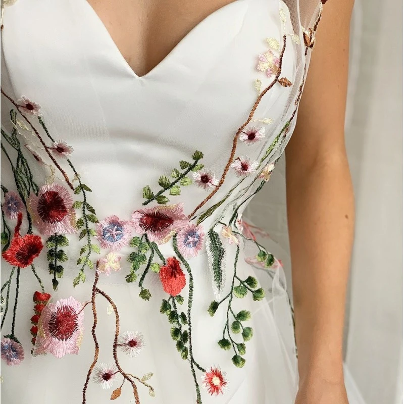 LSYX Maßgeschneiderte bestickte bunte Brautkleider, herzförmiges, rückenfreies Brautkleid, Schnürung, feenhaftes böhmisches Hochzeitskleid