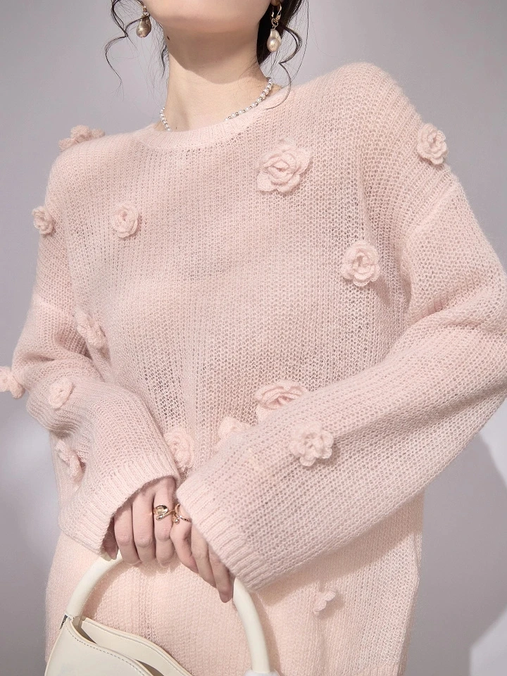 

Women's Sweet Pink 3D Floral Applique Knit Sweater Chain Detail Soft Feminine Long Sleeve Pullover Spring Autumn Casual Outfit