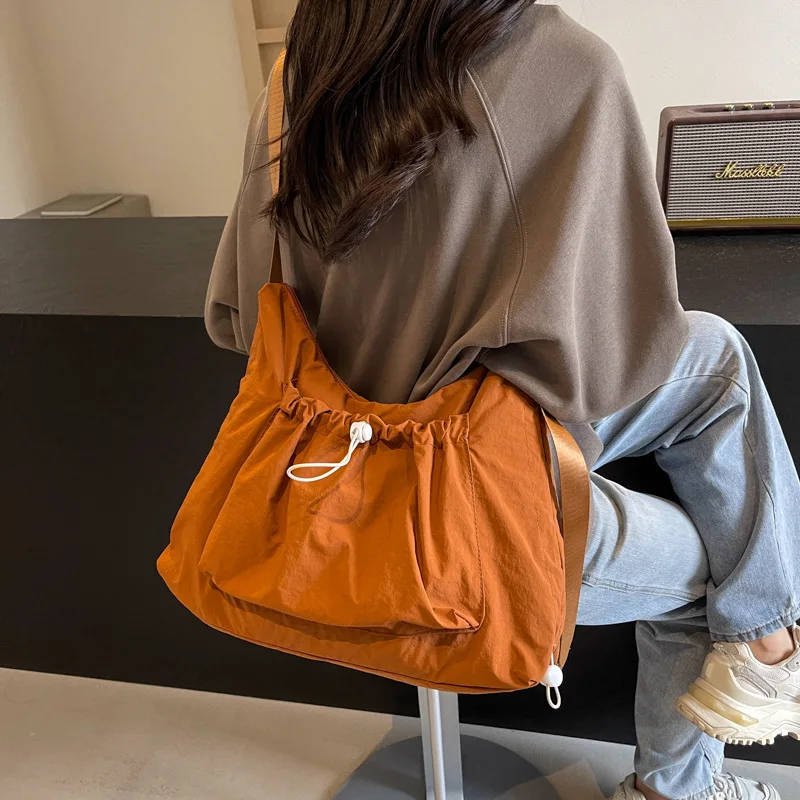 

Simple Drawstring Crossbody For Work And Commuting Large Capacity Shoulder Bag Casual Pleated Handbag Tote Bag