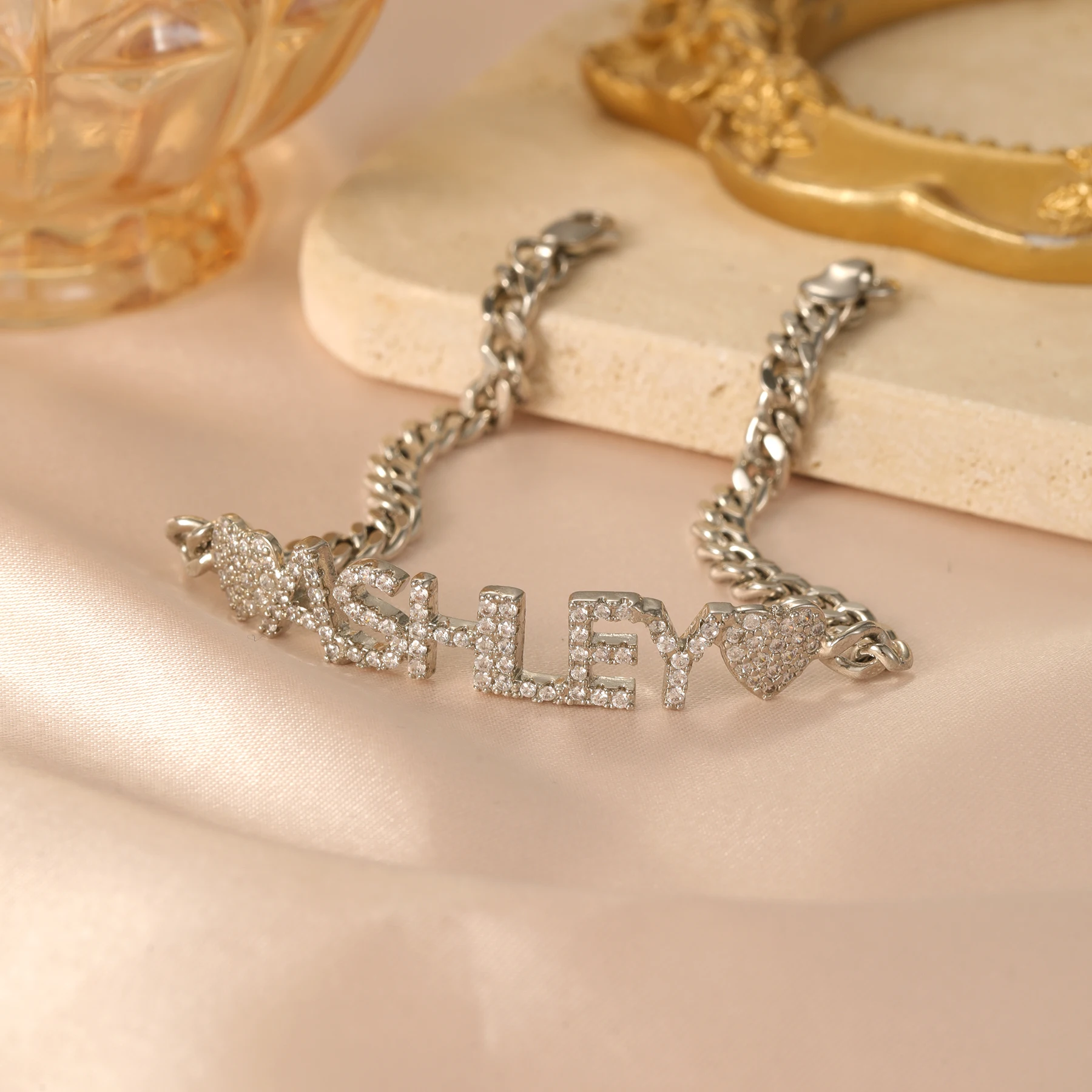 

Персонализированные ювелирные изделия на День святого Валентина, сердце, циркон, письмо, индивидуальное имя, браслет с бриллиантами, кубинский браслет на заказ для нее