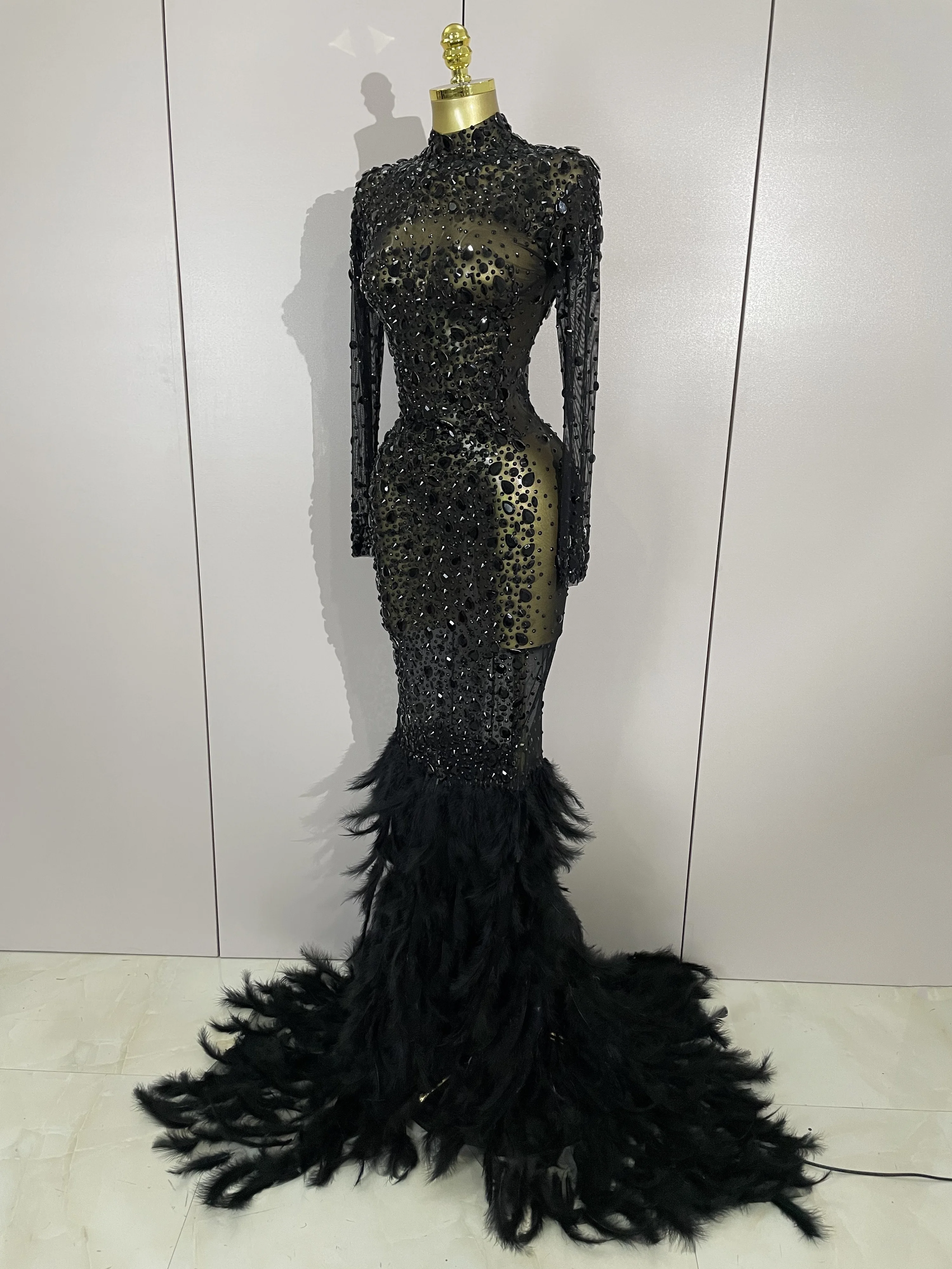 Luxury Sparkling Black Crystal Feathers Long Sleeve Sheer Maxi Dress Women Wedding Celebrate Birthday Party Prom Gown Stage Wear