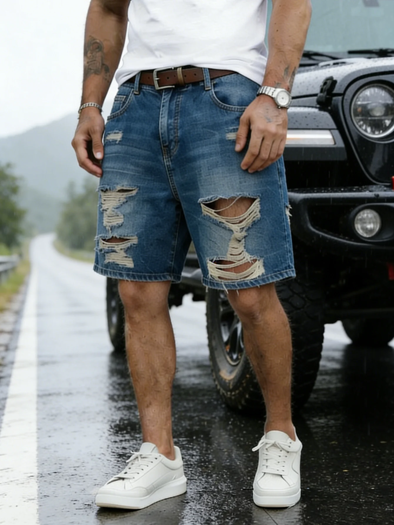 2026 New Style Men's Blue Washed Distressed Denim Shorts - L