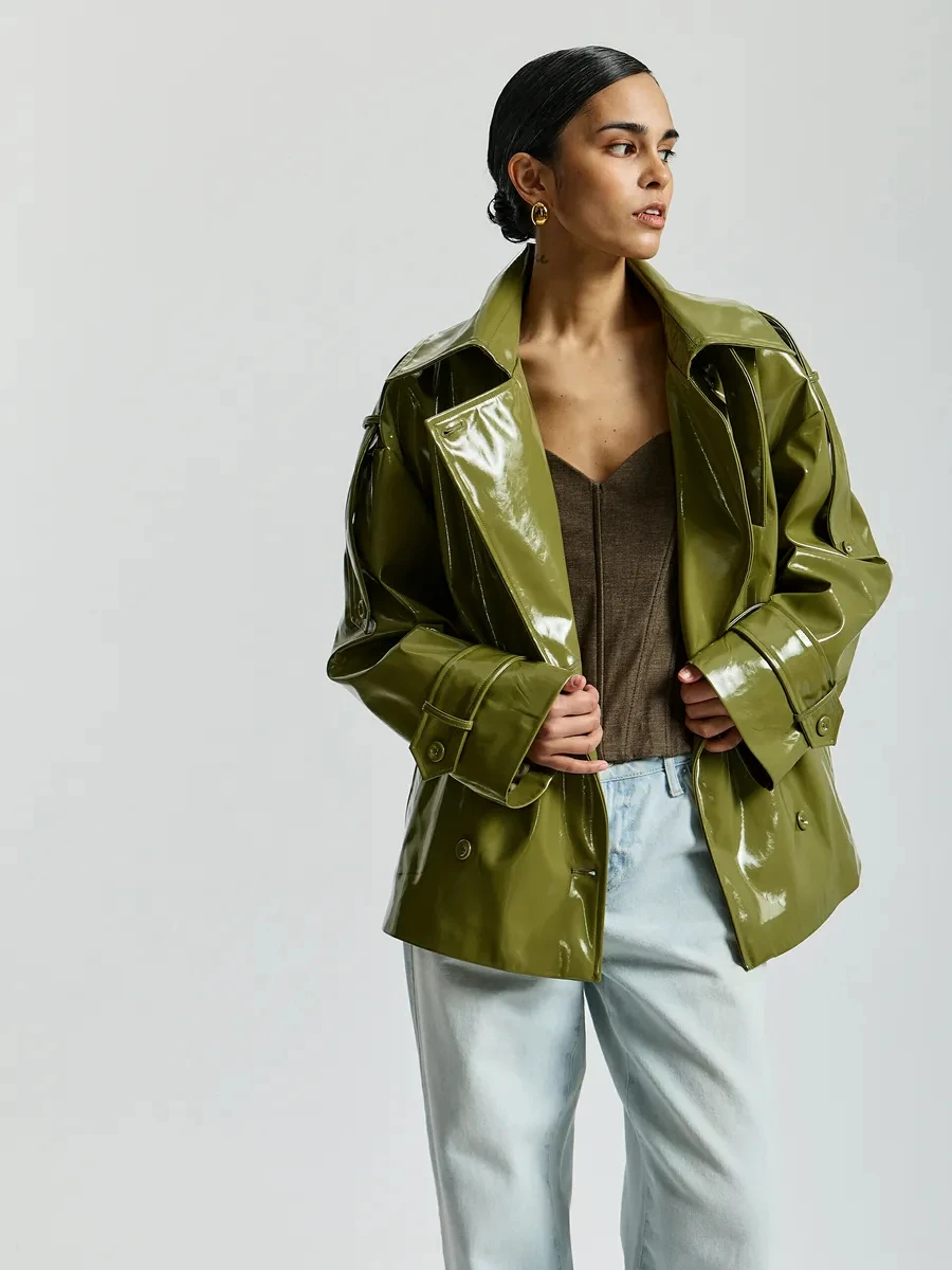 PUAL Mantel Trench Kulit Paten Hijau Wanita, Jaket Tahan Air Berkerah Notch Oversized dengan Sabuk, Mode Streetwear Baru 2026