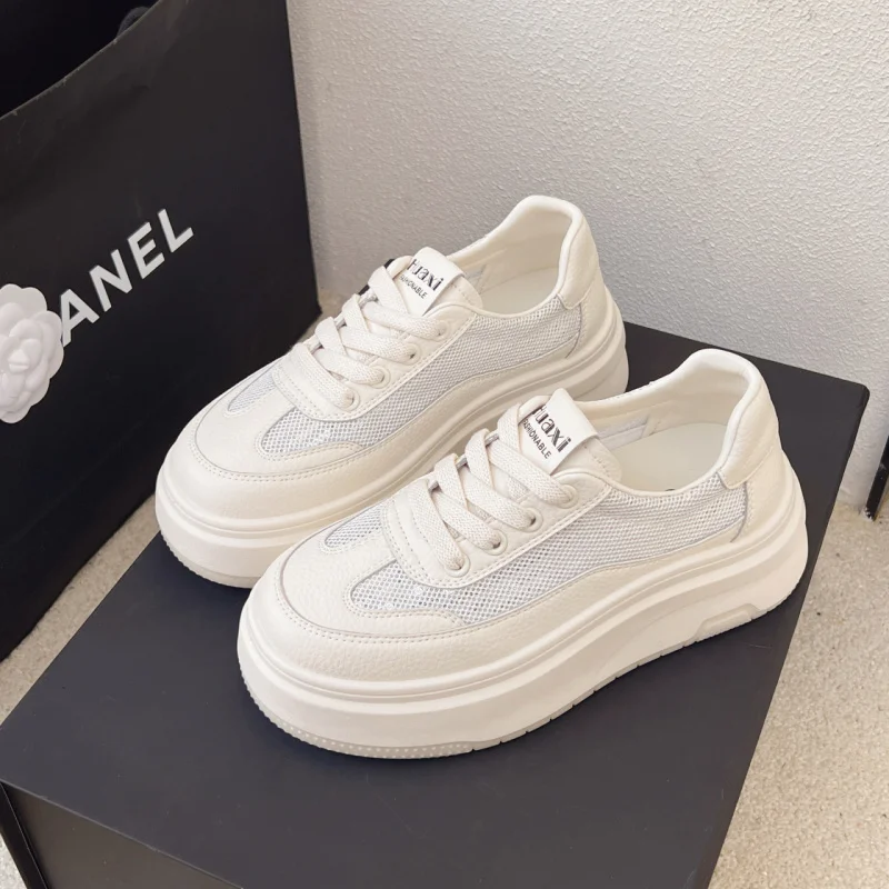 Malha respirável tênis branco de sola grossa para mulher 2025 novo verão estilo fino popular versátil tênis esportivos casuais