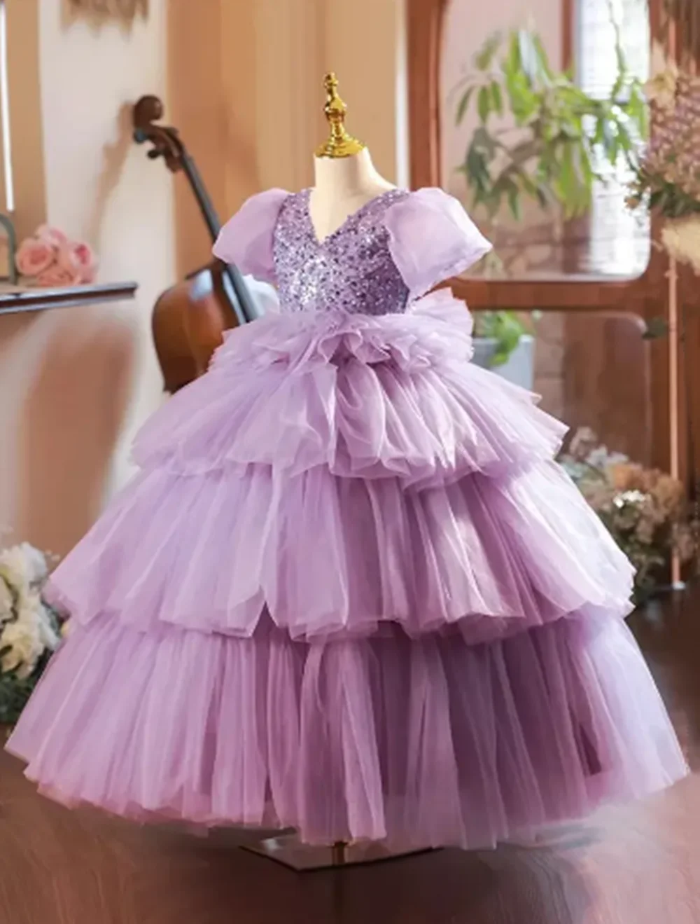 

Customized Purple Flower Girl Dresses For Wedding Sequins Pearls Short Sleeves Layered Kids Birthday Party First Communion Gown