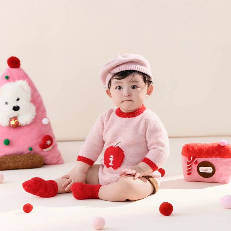 

3-4Month Baby Cute Jumpsuit Rompers Newborn Photography Outfit Christmas Tree Pillow & Puppy Plush Toy Festival Birthday Gift