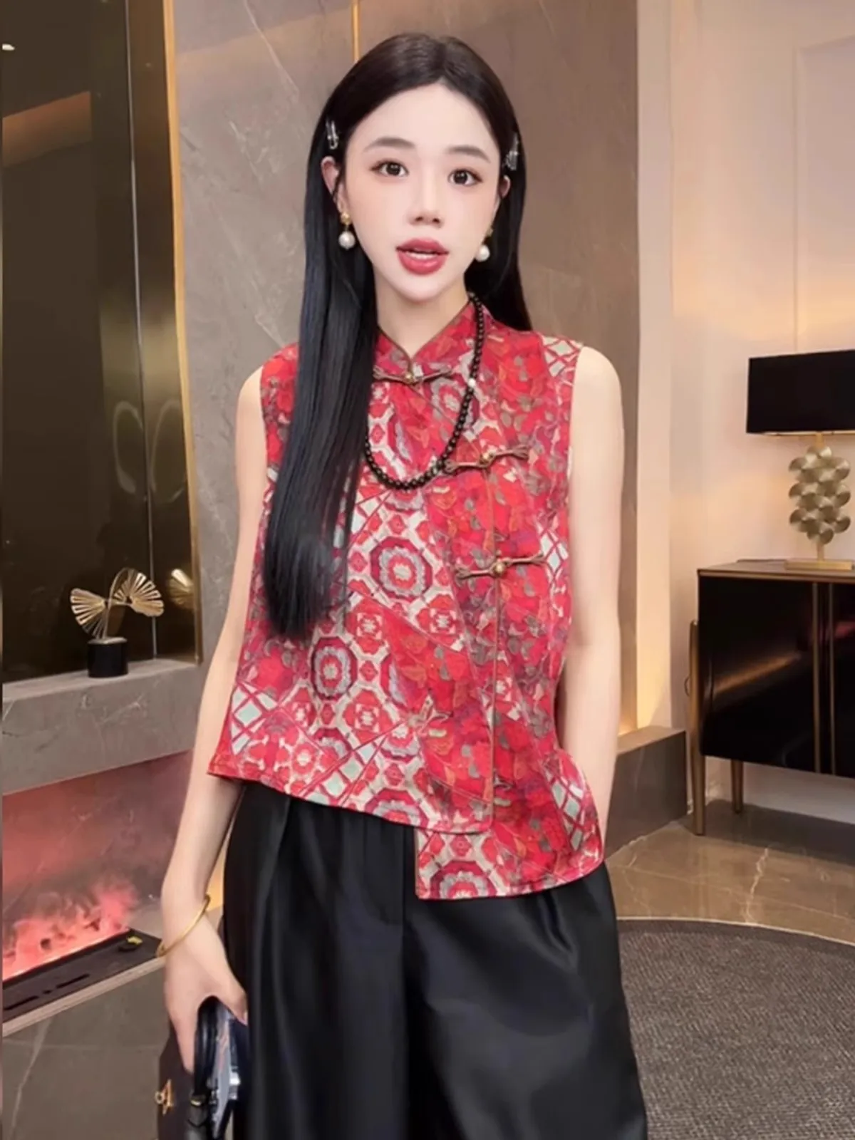 

New Chinese Sle Red Svel Collar irt Women's Top Summer 2025 Faion Retro Straight Cut Button down