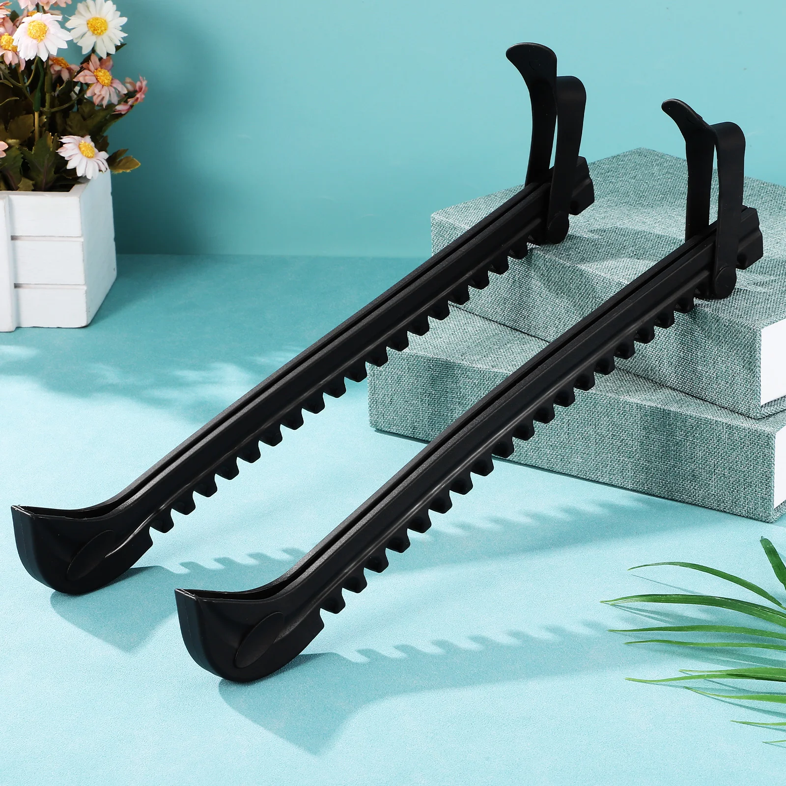 

1 Pair Ice Skate Covers Black Plastic Kids Guards Hockey Equipment Protective Blade Cover For Skates Figure Accessories Sturdy