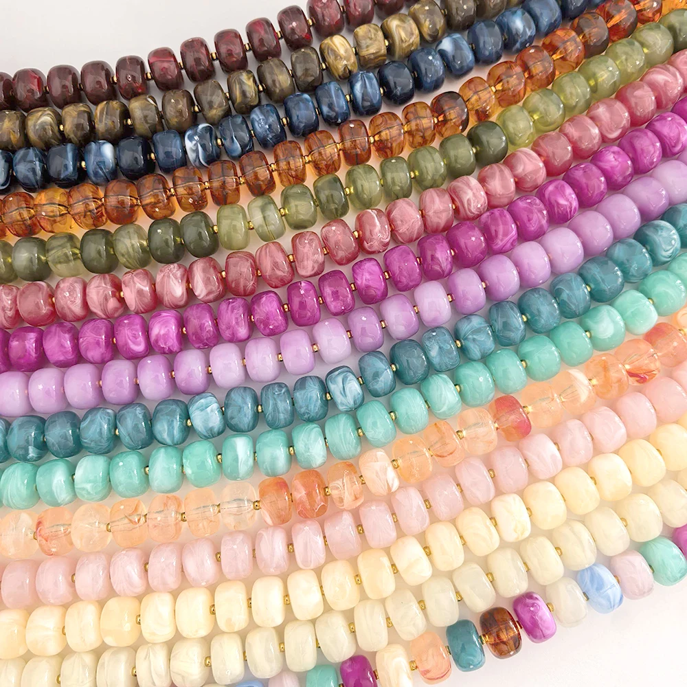 Runde Harz-Halskette für Damen, Goldfarben PVD-Beschichtung, Fassförmige Perlen, Große Edelstahl-Perlen, Wasserfest, DIY Handgefertigt, Statement-Schmuck in Blau und Beige – Detail 3