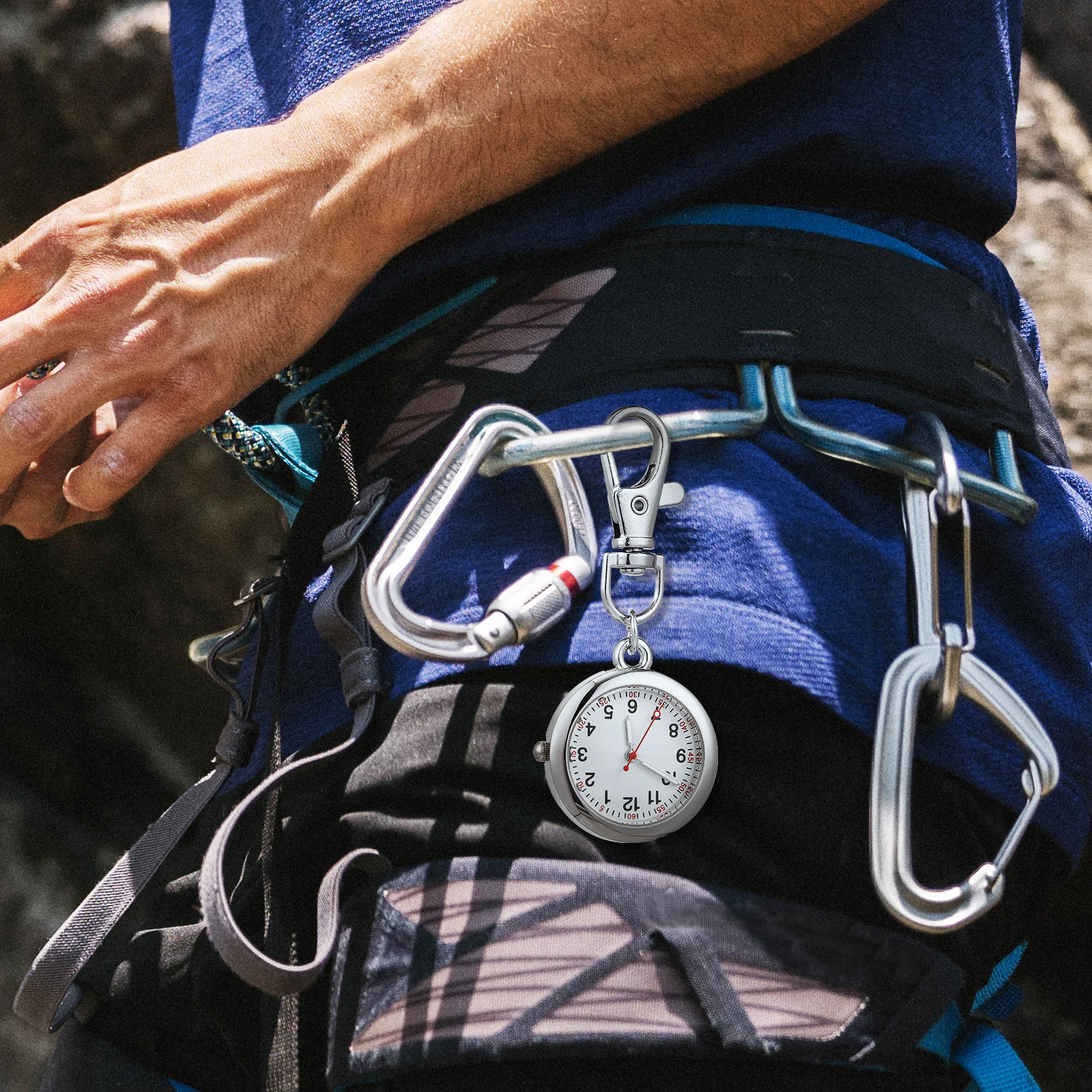 

2Pcs Portable Nurse Watches Clip-on Pendant Watch with Luminous Markers Accurate Quartz Movement for Doctors Women Round Pocket