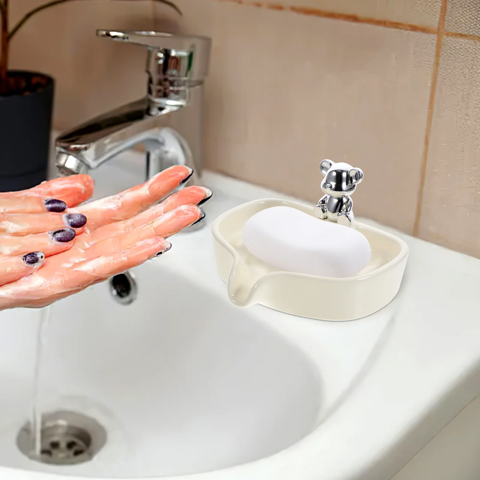 

Ceramic Soap Dish Charming Bear Design Soap Storage Box Fast Drying Drainable Tray for Home Bathroom Bathroom Supplies,