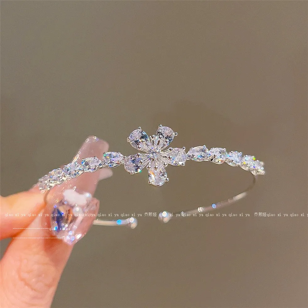 Silver Color Flower… - image