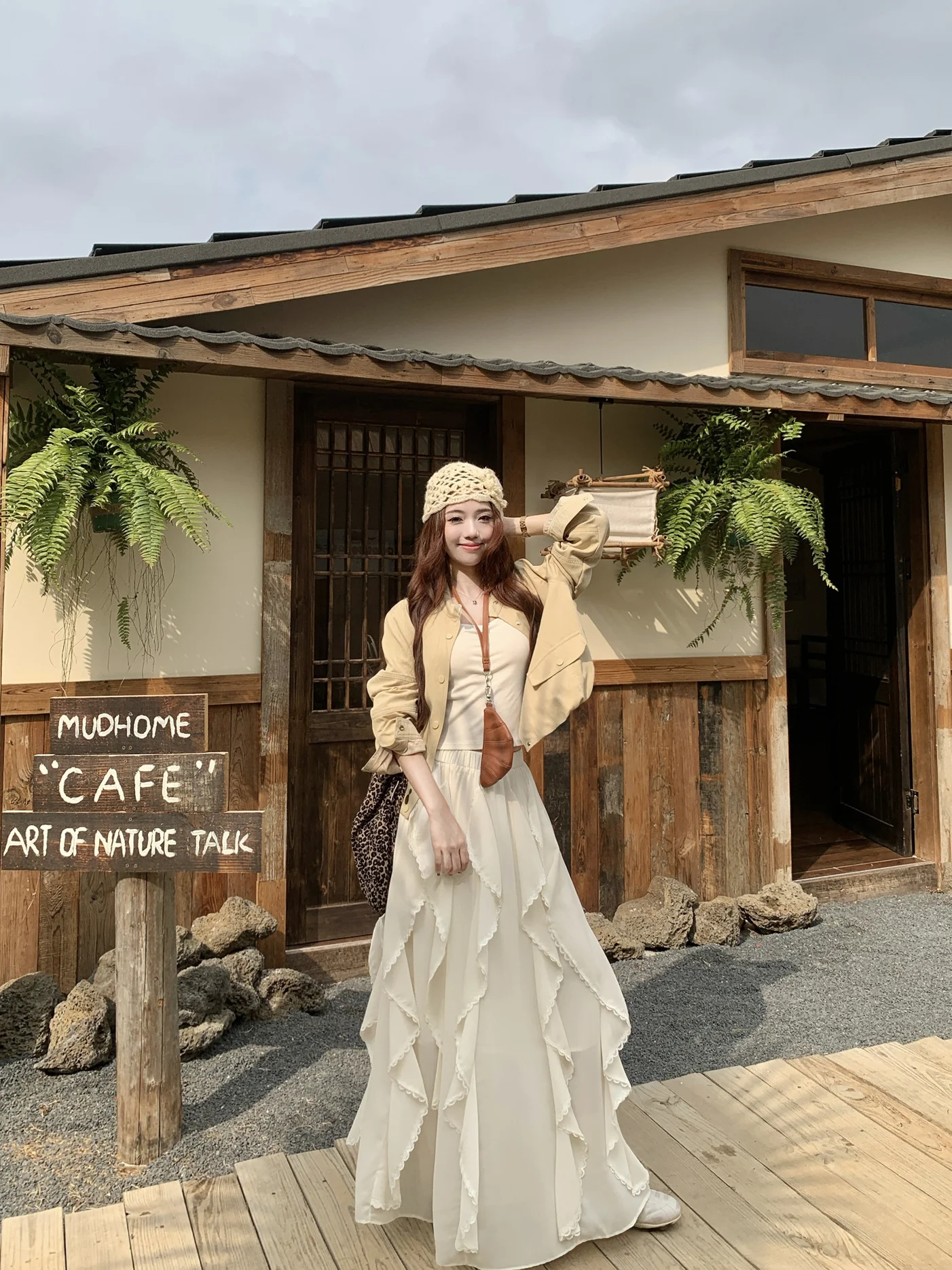 

Elegant Short Sleeve Jacket And High Waist Skirt Two Piece Set for Women Spring Fashion Outerwear Lightweight Zipper Closure