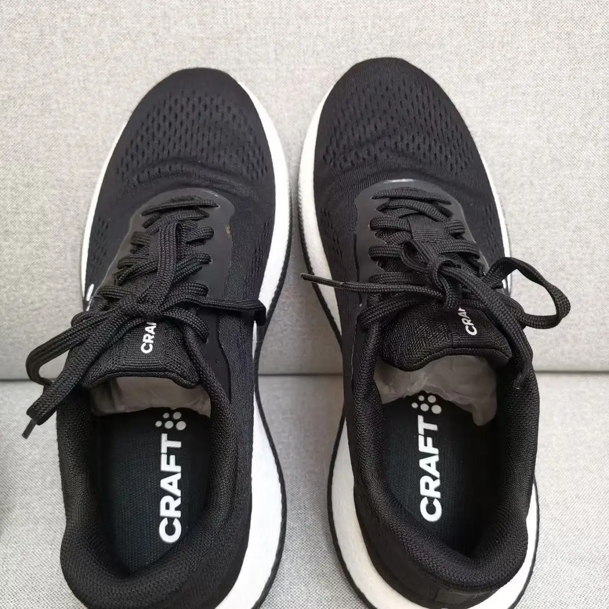 

2025 New breathable summer sports shoes, non-slip shock-absorbing, lightweight, suitable for running, travelling and sports