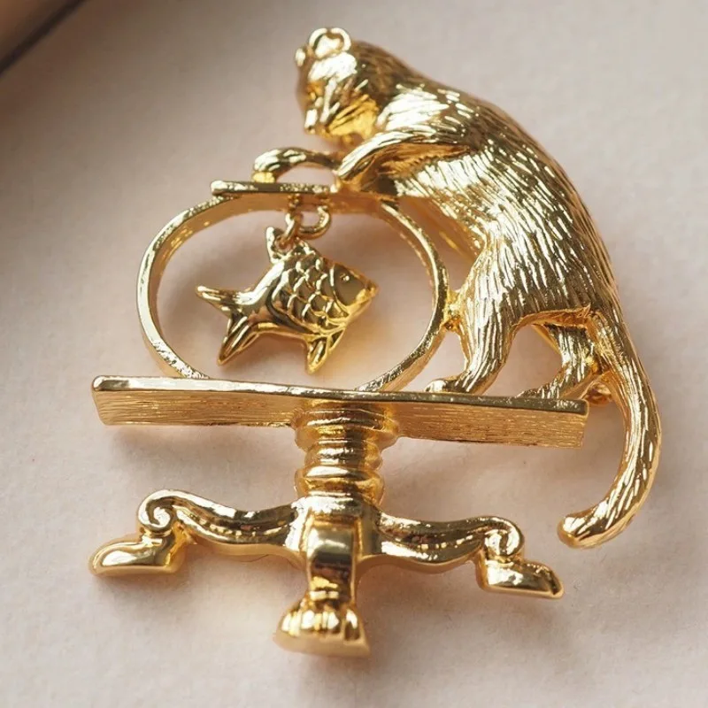 Kitten Brooch Simple Metal Cat Fish Enamel Pin Fashion Animal Clothing Accessories