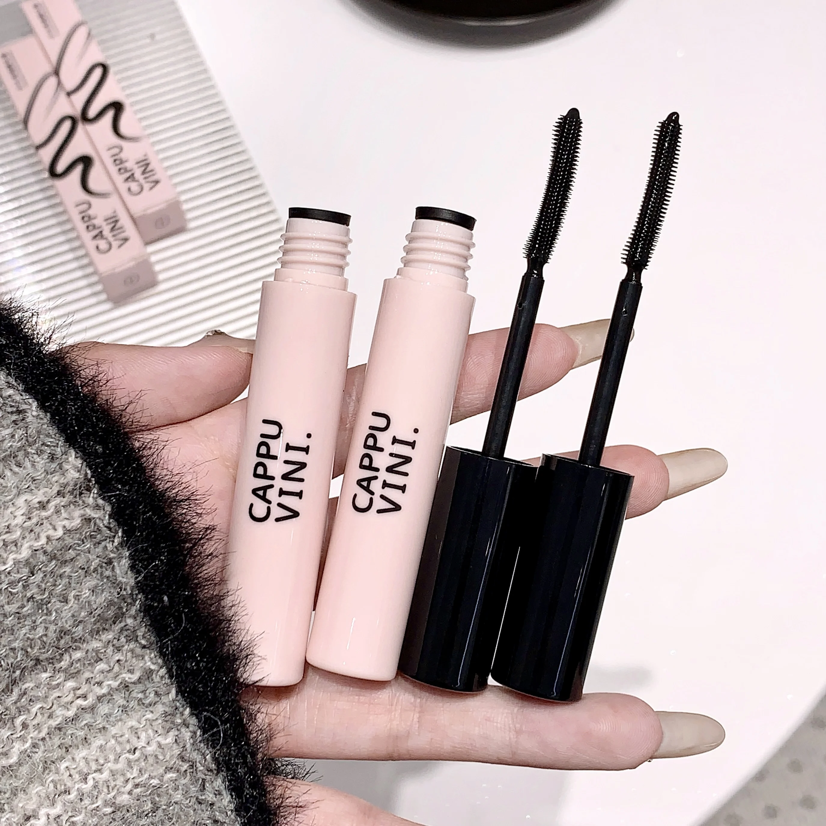 มาสคาร่าคาปูวินี่ กันน้ำและไม่เลอะ ติดทนนาน 3 มิติ ช่วยให้ขนตายาวและงอนเด้ง มีวอลลุ่ม ติดทนนาน ราคาไม่แพง