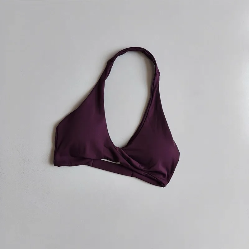 Sexy Neckholder-Sport-BH mit offenem Rücken und stützendem Design für Damen, 2-teiliges Outfit mit hochtaillierten Shorts für Pilates, Yoga, Laufen und Training. – Detail 13