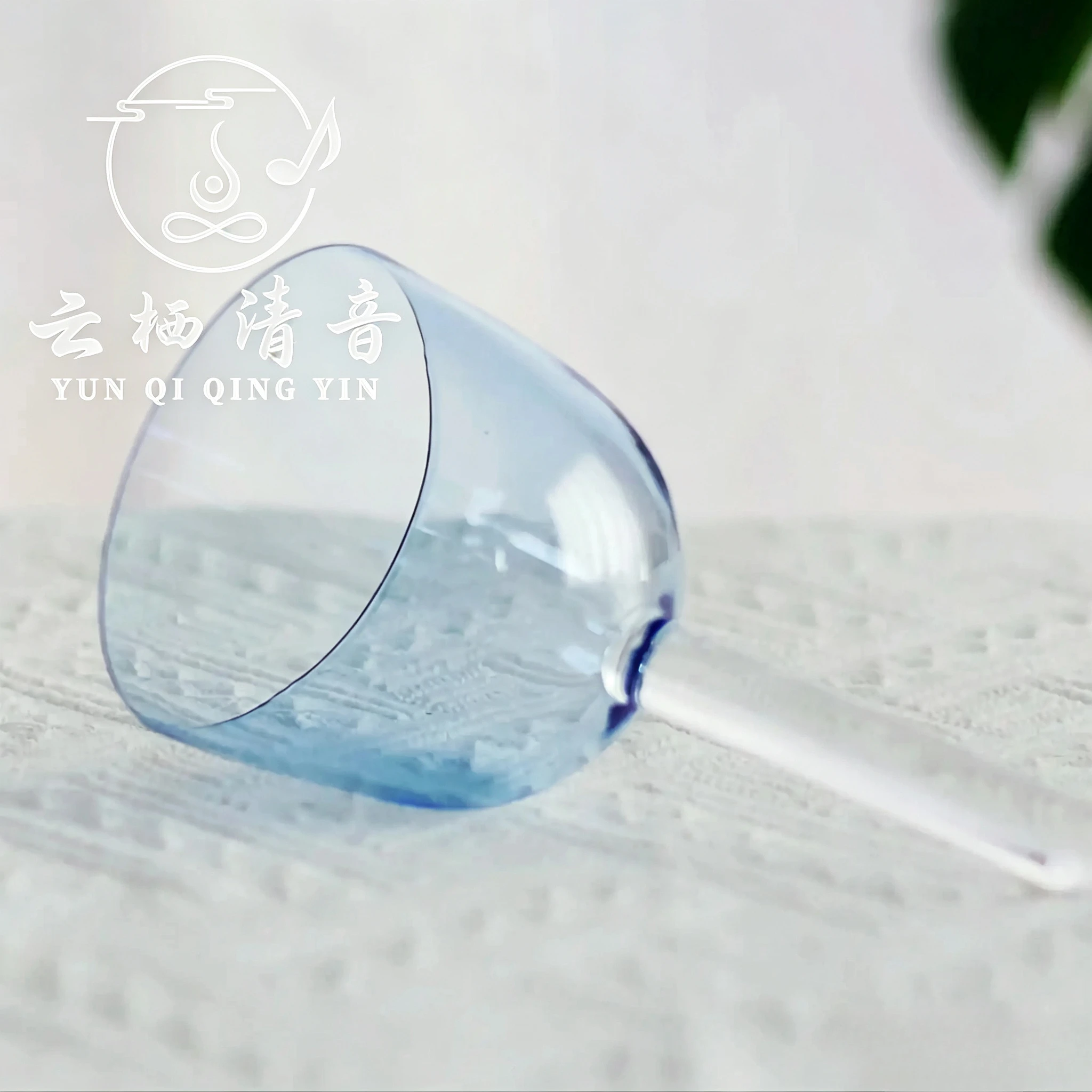 YUN QI QING YIN 440Hz Blue Handheld Crystal Singing Bowl With Handle Yoga Meditation Sound Therapy Set Spiritual Mind Healing Sound Bath Instrument
