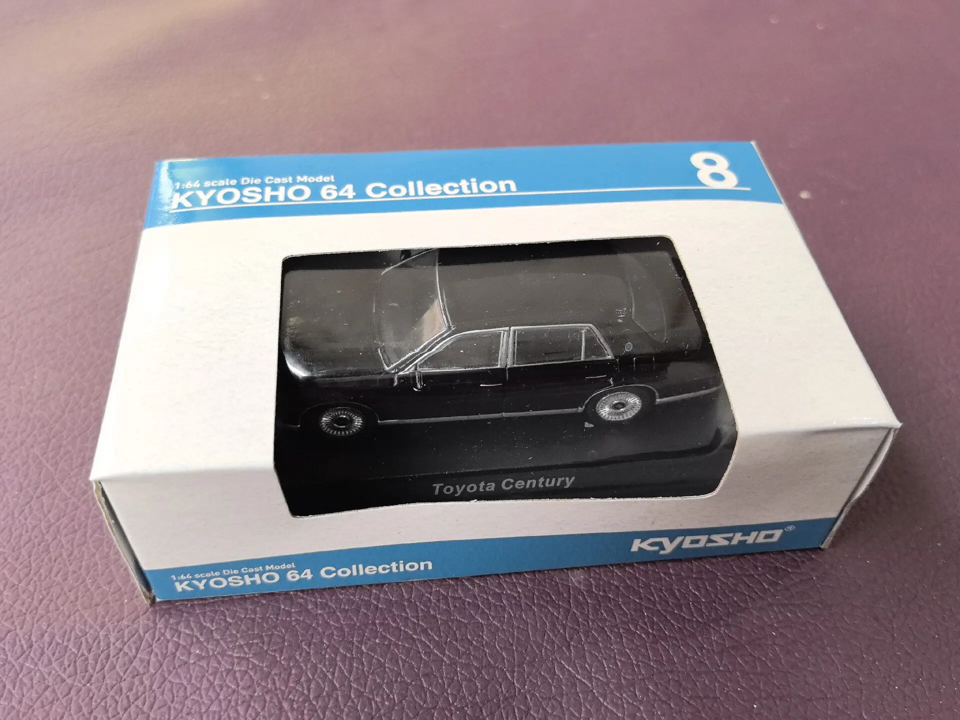 

Металлическая модель автомобиля KYOSHO TOYOTA Century 7 в масштабе 1/64
