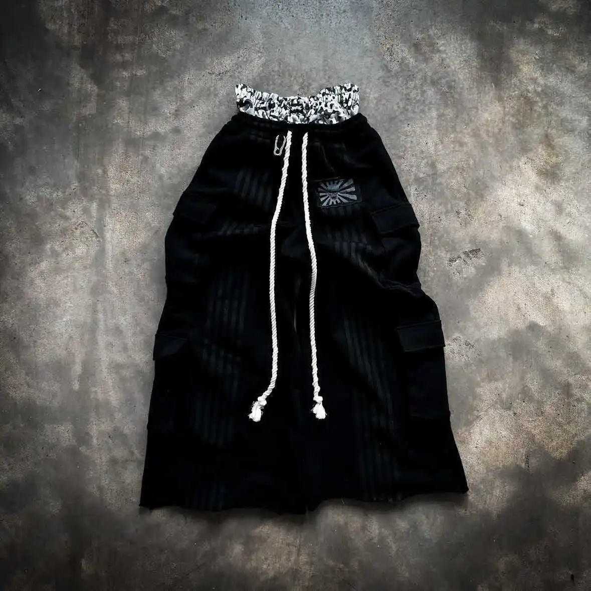 

Y2K American retro high street workwear, double waisted sweatpants, leaf camouflage heavy striped loose wide leg pants