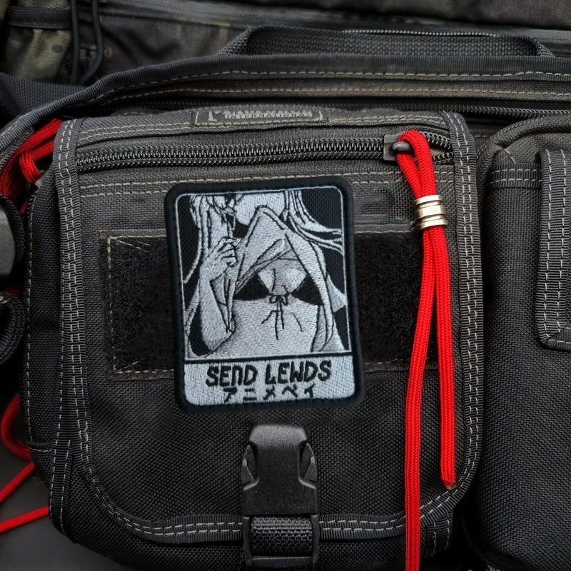 Parche anime gancho y bucle niña – Insignia moral para ropa y mochila - imagen 5