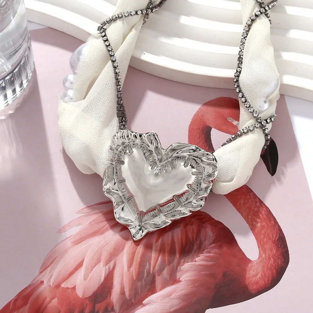 ZAA Retro Alloy Heart Pearl Mesh Chain Woven Choker Necklace
