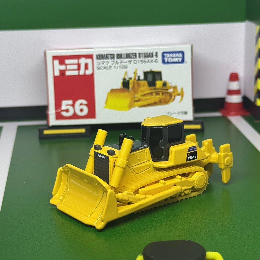 

Takara Tomy Tomica No.56 Komatsu Bulldozer D155AX-6 Литье под давлением Статический сплав Режим автомобиля Коллекция Дисплей Игрушка для мальчика в подарок