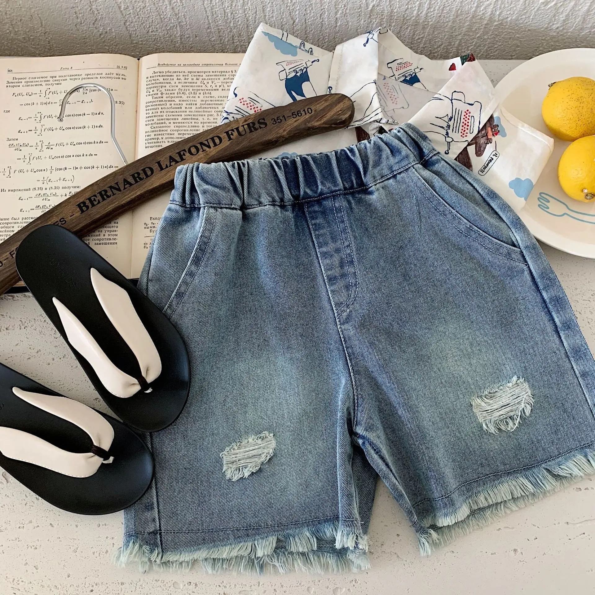 Children's Jeans 2025 Summer Boys and Girls Ripped Retro Children's Summer Shorts H0195
