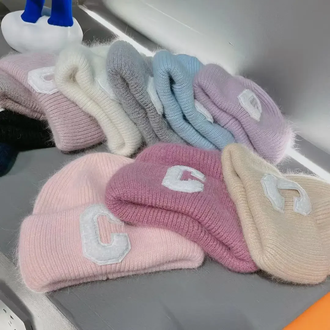 2023 neue Luxus Echt Kaninchen Fell Mützen Frauen Designer Brief C Winter Hut Mode Stricken Motorhaube Weichen, Flauschigen Warme Skullies Kappe – Detail 4