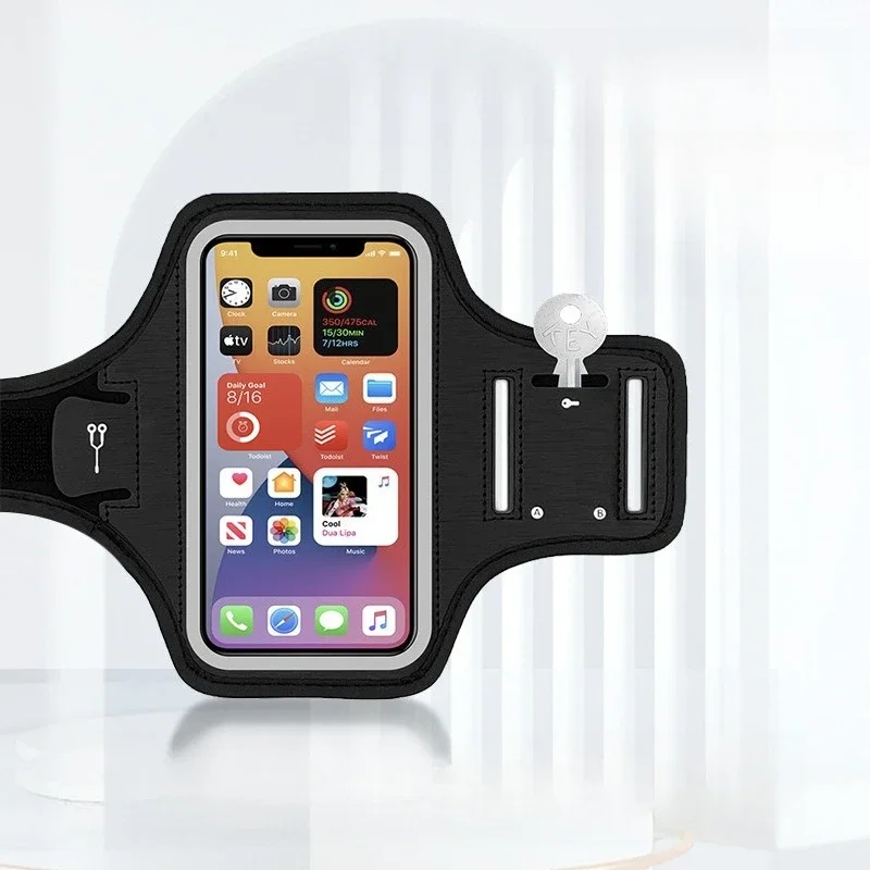 

LumaRun Pro Gym Bag - 6.5-Inch Phone Compartment with 360° Reflective Safety Panels