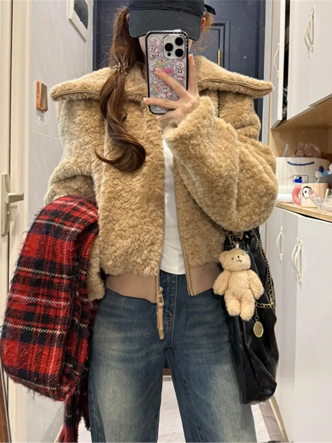 

Женская короткая куртка из овечьей шерсти, утепленная, осенне-зимняя, модная, теплая, плюшевая, для повседневной носки, свободного кроя, с длинными рукавами, на молнии