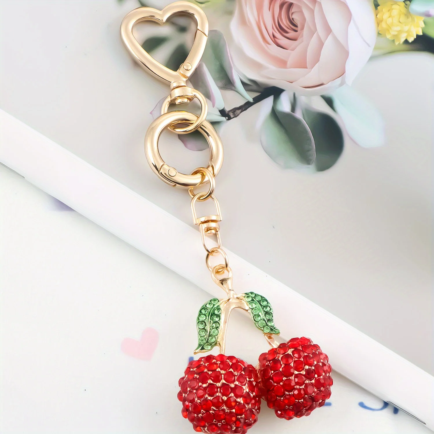 2Pcs Metal Heart Shape Keychain DIY Hanging Buckle Key Ring Spring Snap Keychain Clip Hanging Buckle Key Chains Accessories