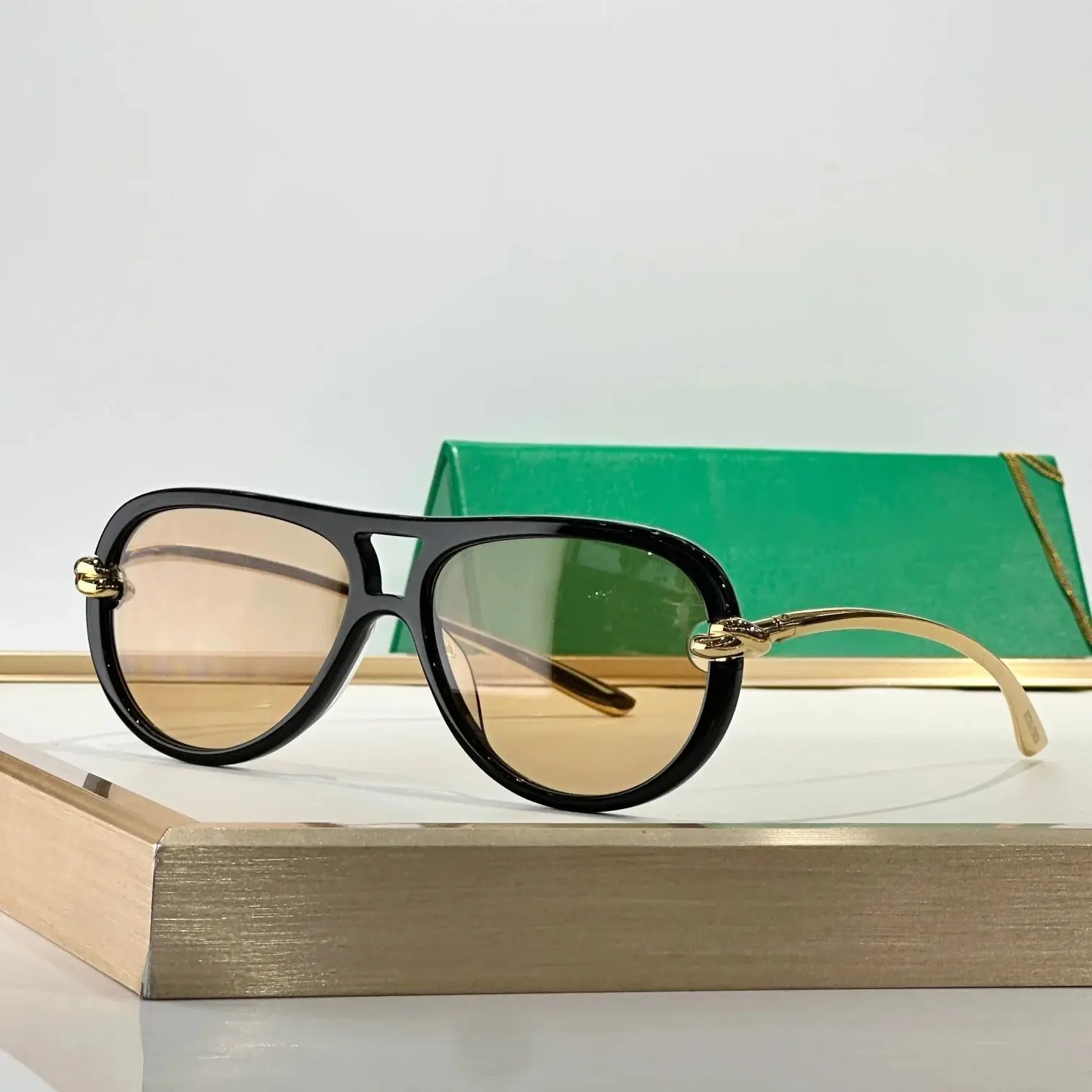 occhiali-da-sole-da-pilota-artigianali-premium-2026-da-donna-neri-e-oro-con-doppio-ponte-montatura-in-lega-protezione-uv400-occhiali-di-lusso-alla-moda